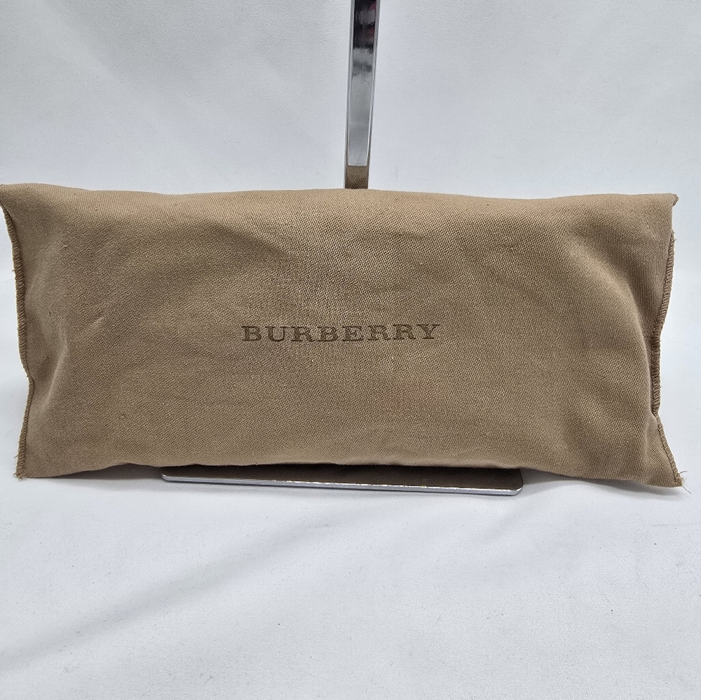 Burberry Red and Black Zip Wallet - Picture 5 of 5